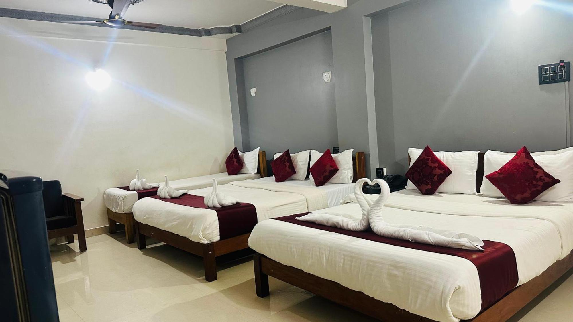 Hotel Baga Bay 200 Meters From Baga Beach Exterior photo